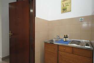 Апартаменты Apartmani Centar Будва Апартаменты с 2 спальнями и балконом (6 взрослых)-2