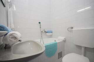 Апартаменты Apartmani Centar Будва Апартаменты с 2 спальнями и балконом (6 взрослых)-4